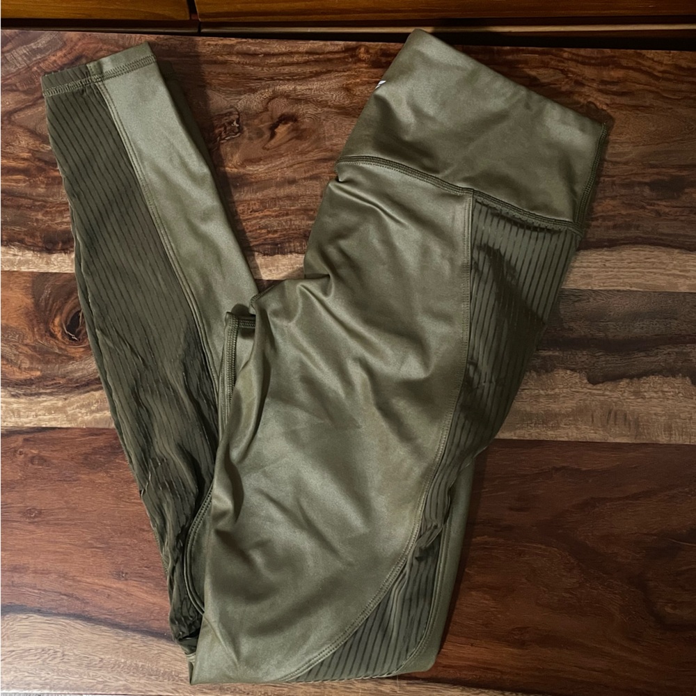 Fabletics | Small Olive Green Leggings